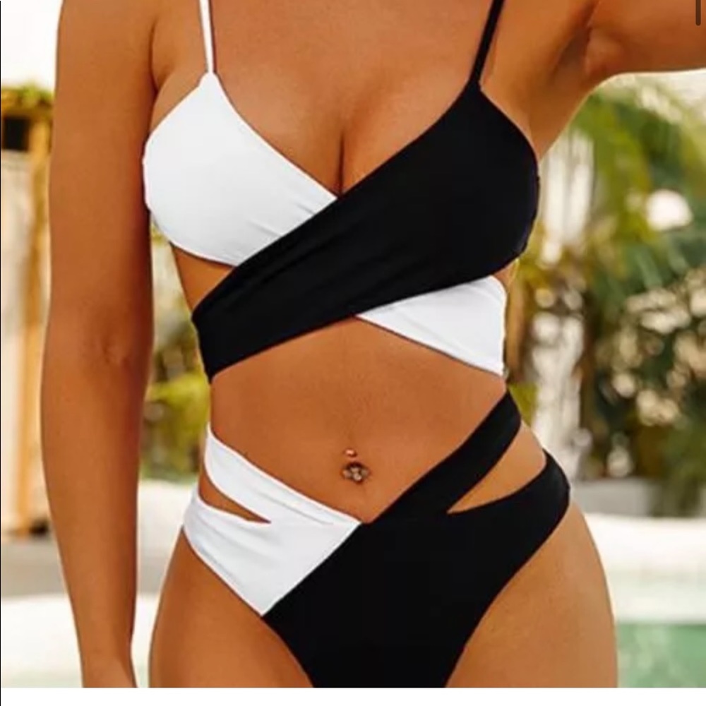 Boutique 2 tone -2 piece Bikini 👙🏄🏻‍♀️🏖